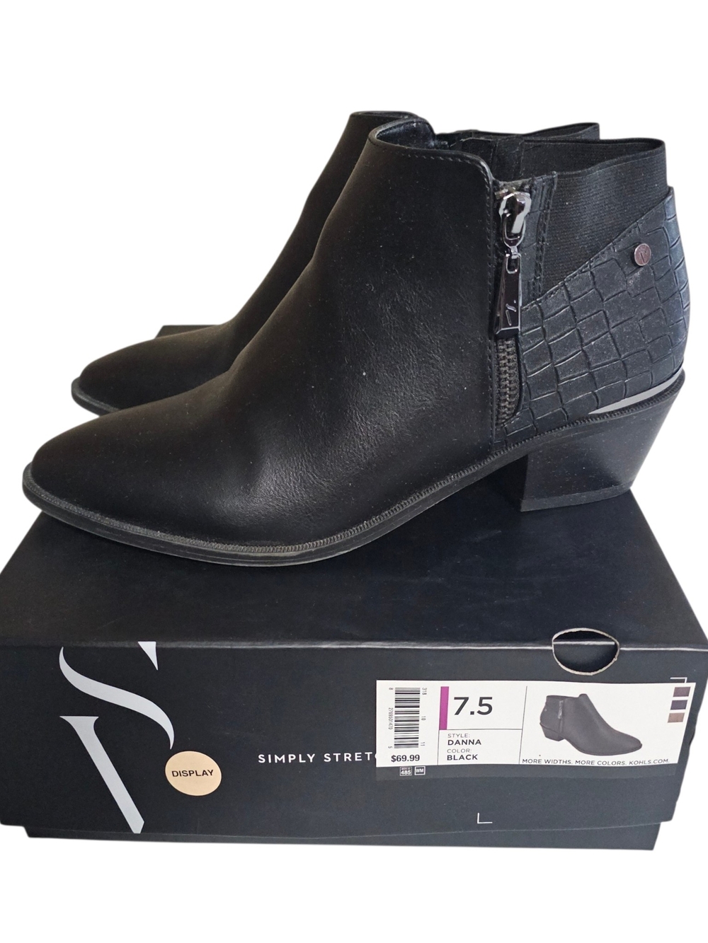 Simply Vera Vera Wang Black Croc-Accent Ankle Booties "DANNA" Style Size 7.5